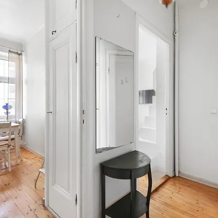 Wehost Spacious For 5 With A Kitchen * Helsingfors