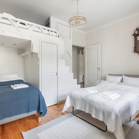アパート Wehost Spacious For 5 With A Kitchen ヘルシンキ