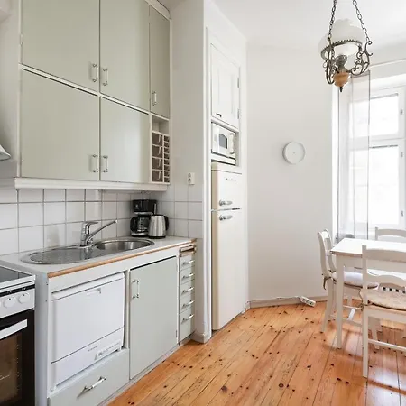 Wehost Spacious For 5 With A Kitchen Lägenhet *