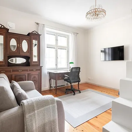Wehost Spacious For 5 With A Kitchen Huoneisto